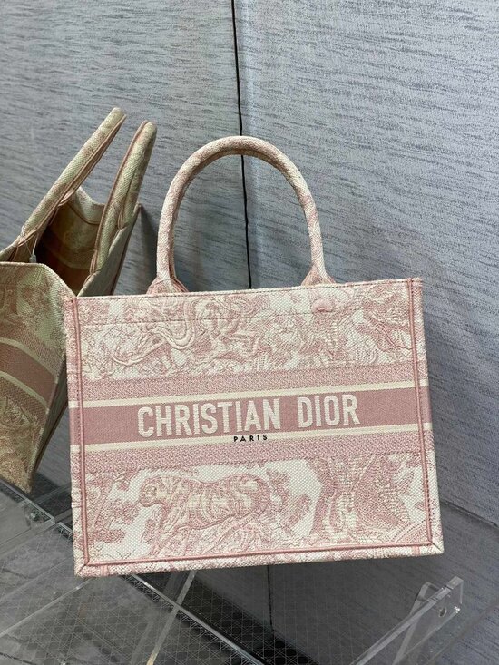 Dior. Handbags - Dior Book Tote